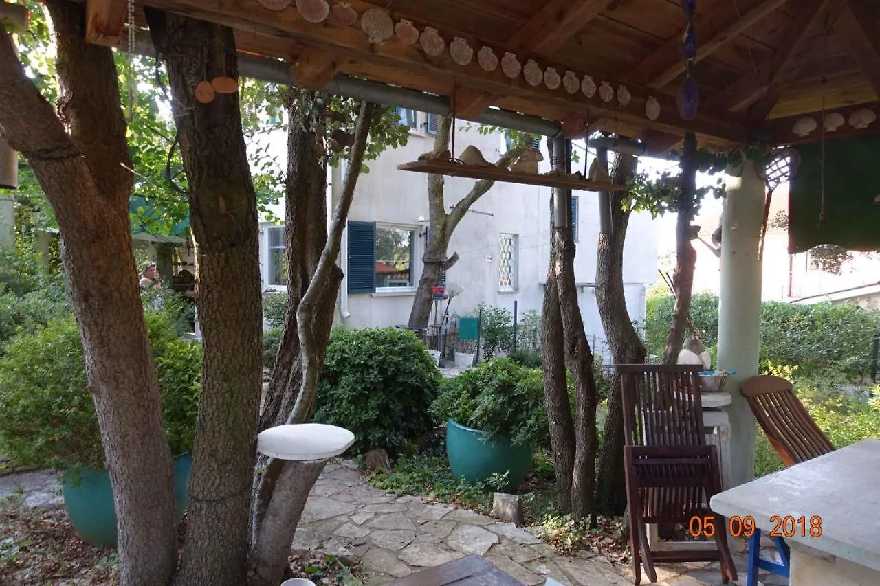 Apartment In Pula/Istrien 10835 Vintijan