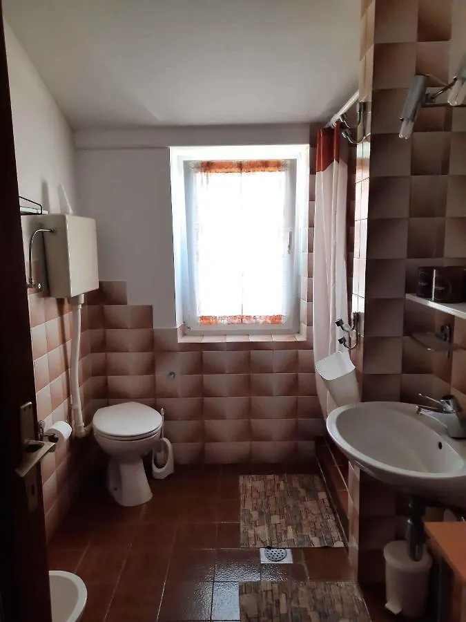 Apartment In Pula/Istrien 10835 Vintijan